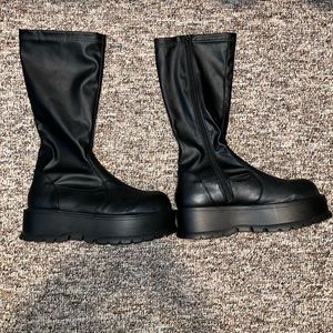 Demonia slacker 200 women’s size 11